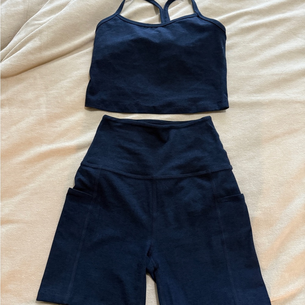 Beyond Yoga set (shorts have pockets)